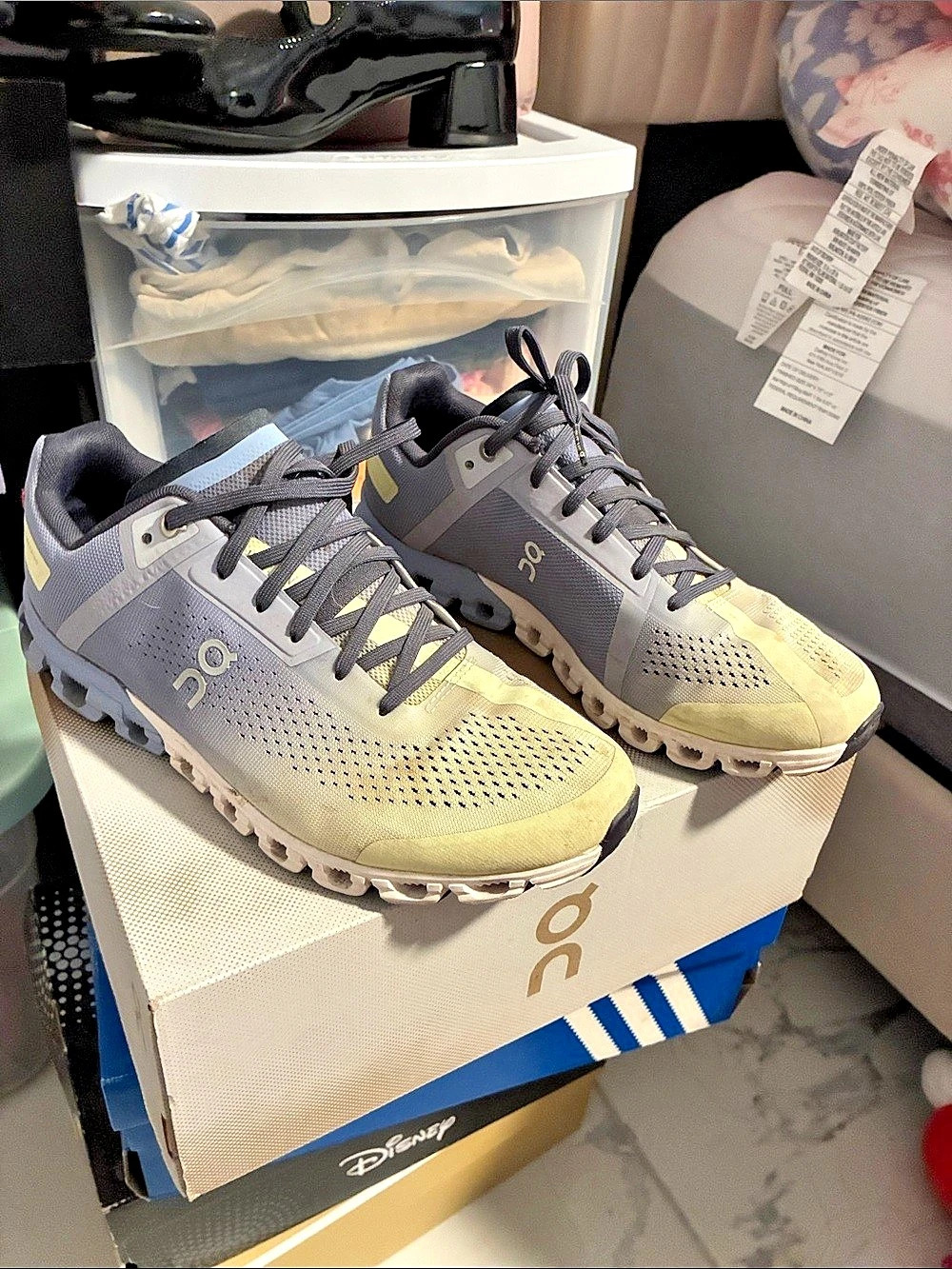 On Cloudflow Women's Athletic Shoes US 8.5 blue & Yellow
